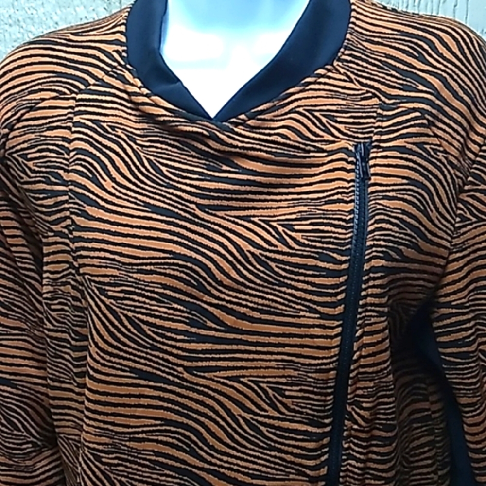 Statement Jacket! - image 4